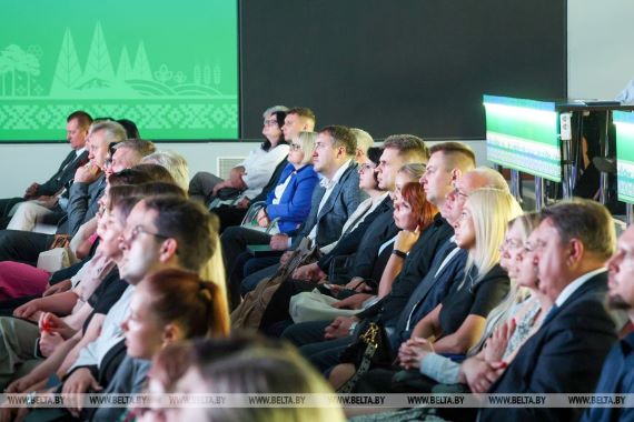 Сегодня в Минске состоялся Патриотический форум работников организаций Управления делами Президента «Беларусь под мирным небом» Сегодня в Минске состоялся Патриотический форум работников организаций Управления делами Президента «Беларусь под мирным небом»