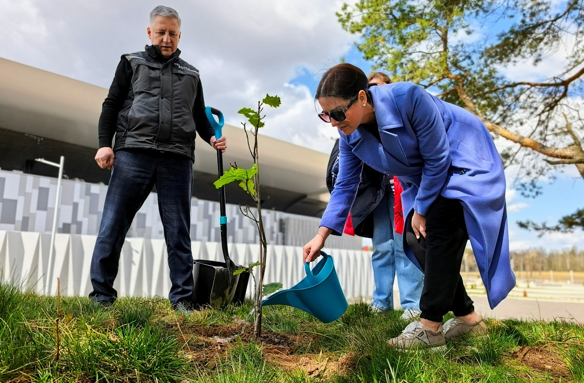 В BELEXPO поддержали республиканский субботник работами по благоустройству и наведению порядка